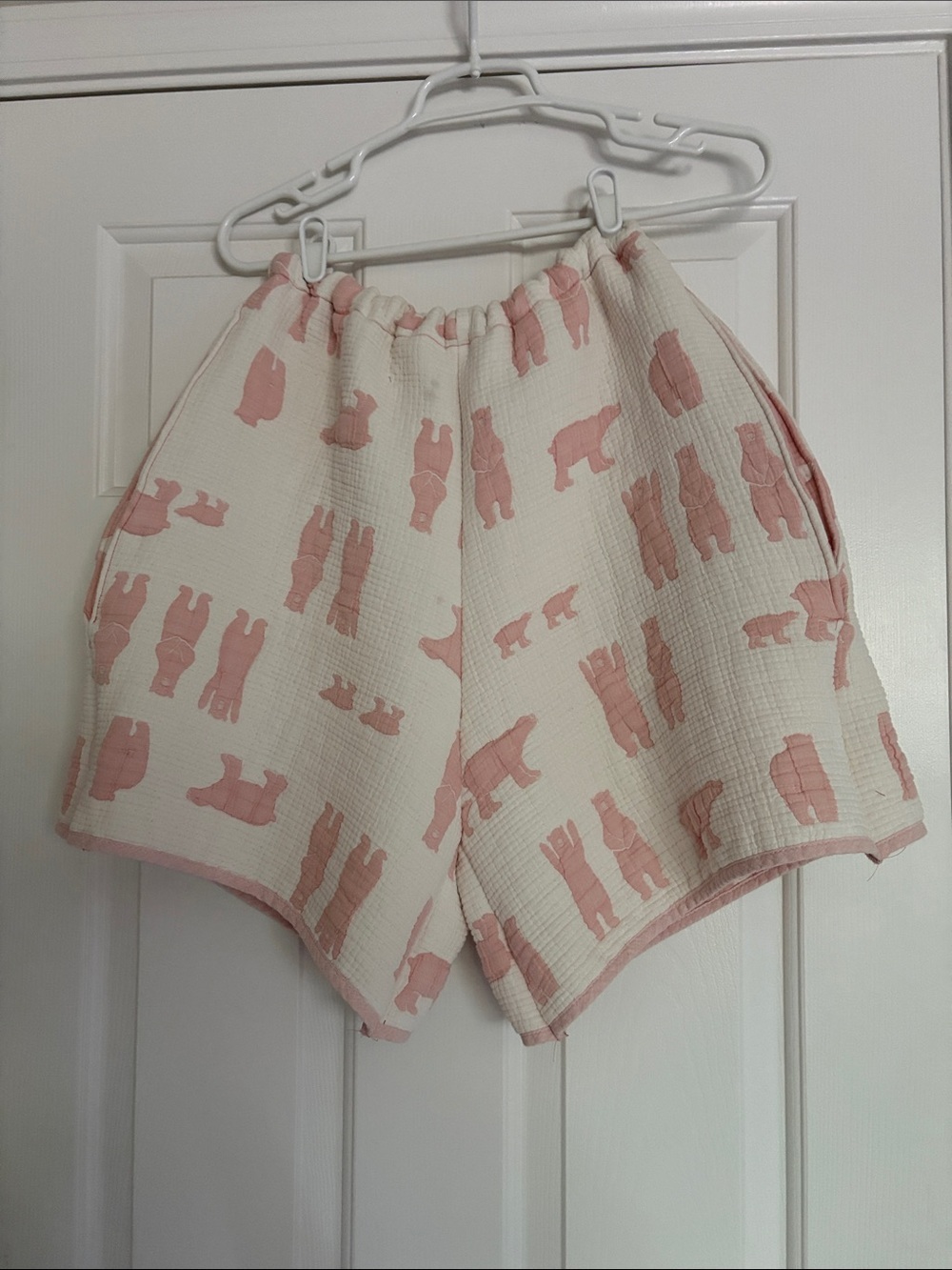 Upcycle muslin swaddle quilted short with polar bears - Picture 2 of 10
